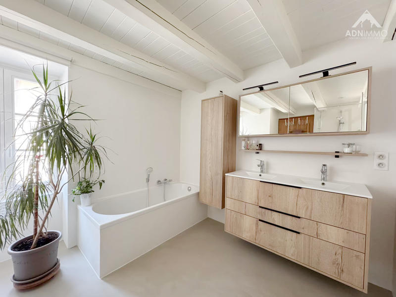 Maison - 200 m² - 6 pièces