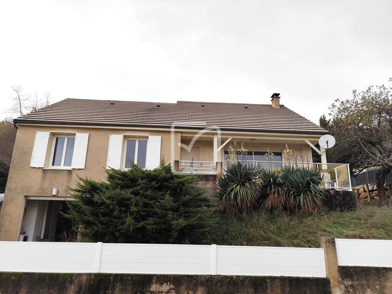 Maison - 93 m² - 5 pièces