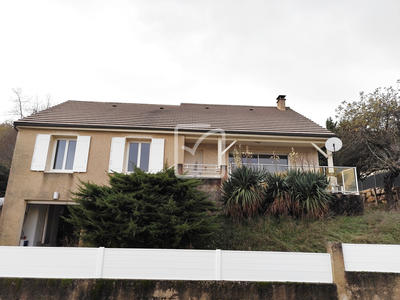 Maison - 93 m² - 5 pièces