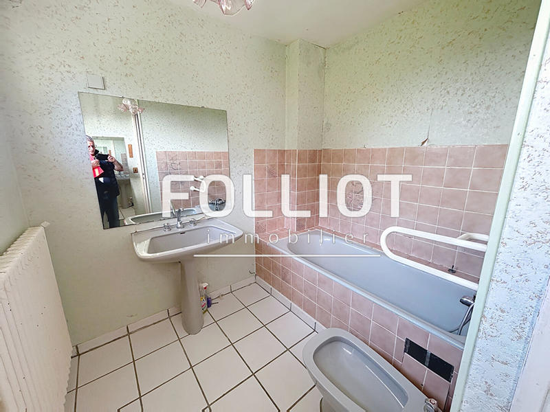 Maison - 241 m² - 7 pièces