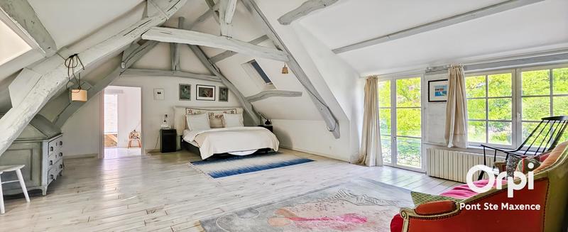 Maison - 323 m² - 6 pièces