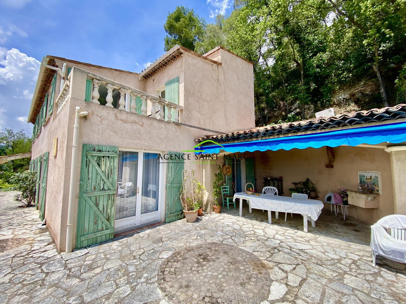 Maison - 221 m² - 5 pièces