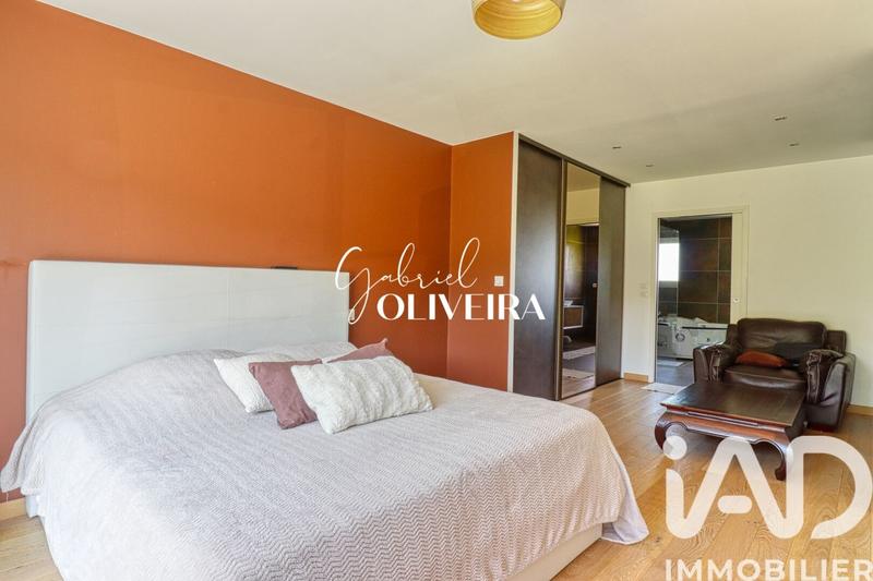 Maison - 210 m² - 7 pièces