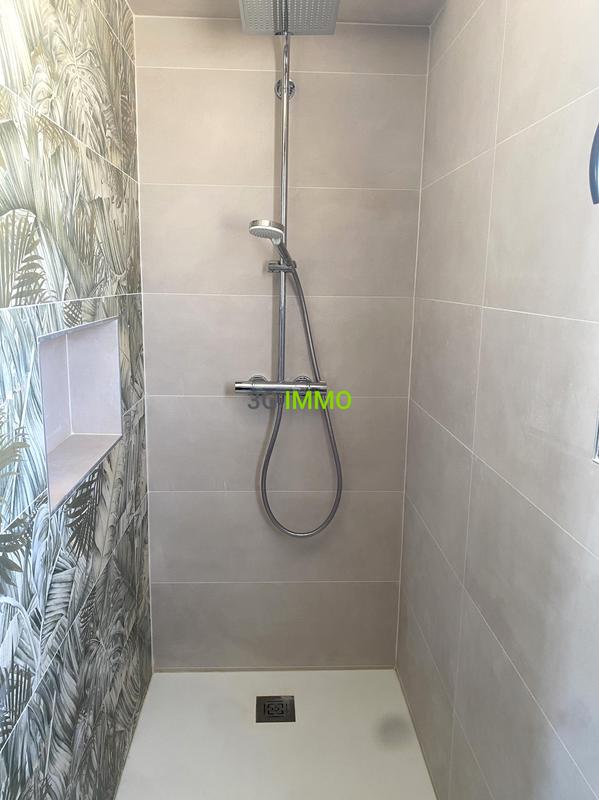 Maison traditionnelle - 100 m² - 5 pièces