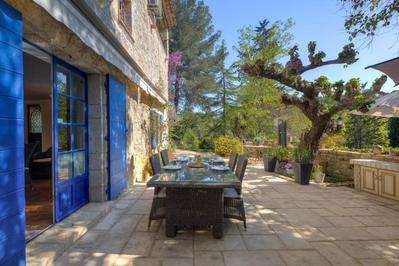 Maison - 342 m² - 9 pièces