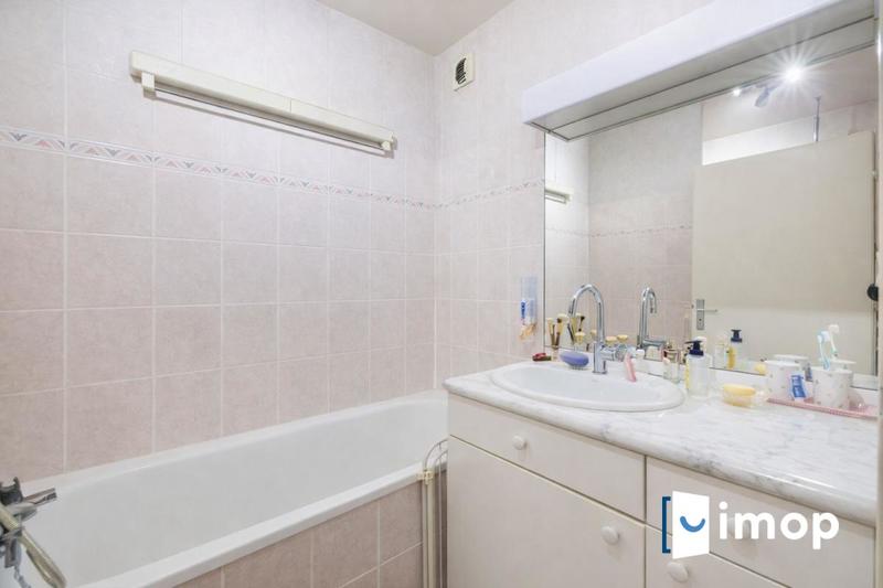 Appartement - 77 m² - 4 pièces