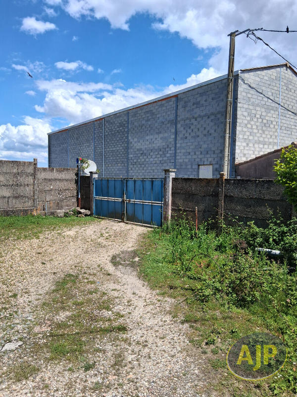 Maison - 170 m² - 12 pièces