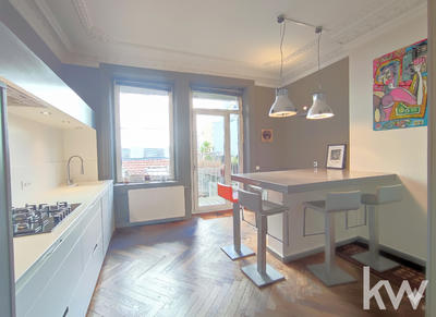 Appartement - 215 m² - 6 pièces