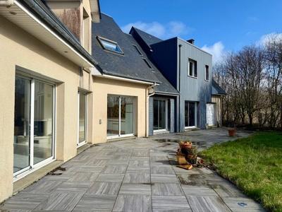 Maison - 316 m² - 13 pièces