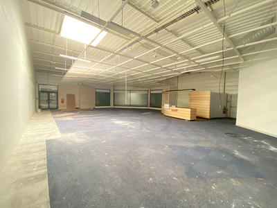 Local commercial - 330 m²
