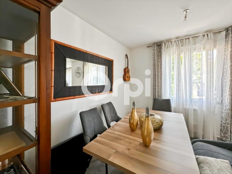 Maison - 186 m² - 7 pièces