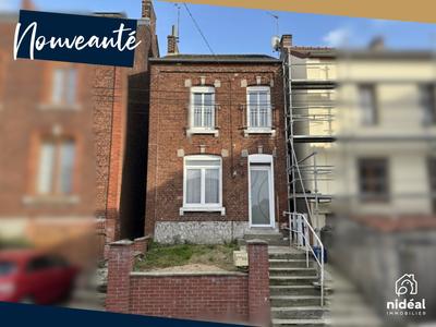 Maison - 95 m² - 5 pièces