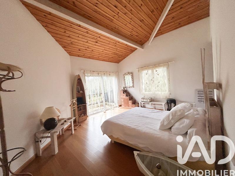 Maison - 370 m² - 8 pièces