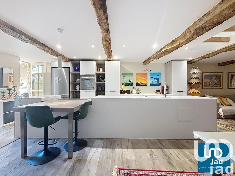 Maison - 220 m² - 11 pièces