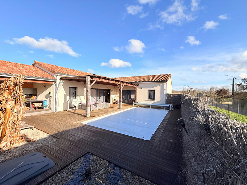 Maison - 152 m² - 6 pièces