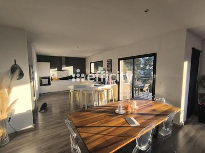 Maison - 130 m² - 5 pièces