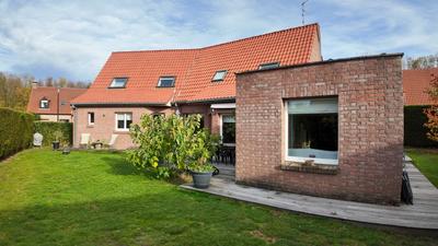 Maison contemporaine - 191 m² - 5 pièces