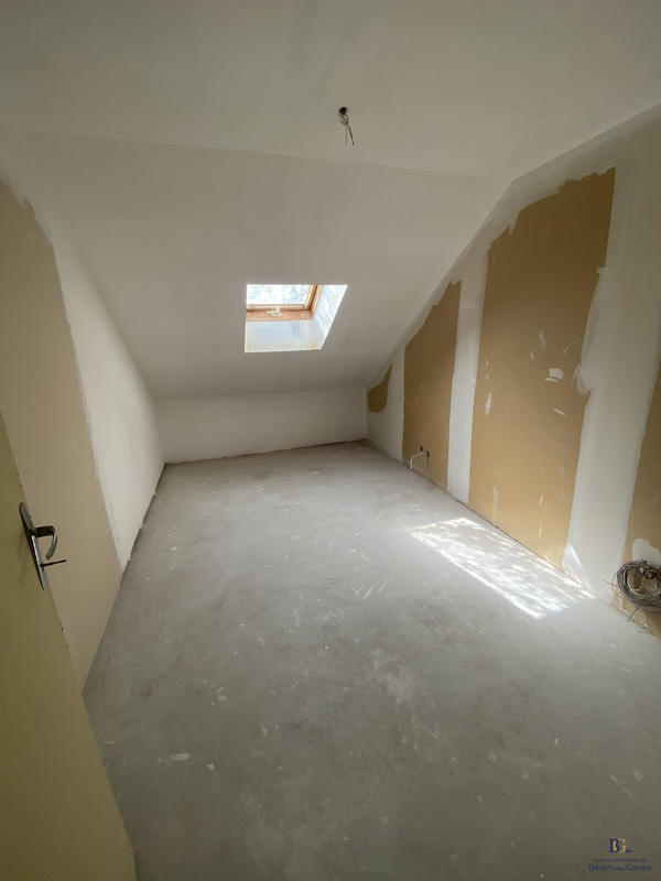 Appartement - 97 m² - 6 pièces