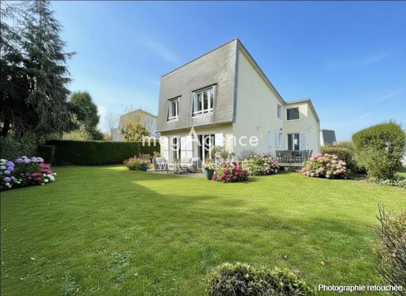 Maison traditionnelle - 149 m² - 6 pièces