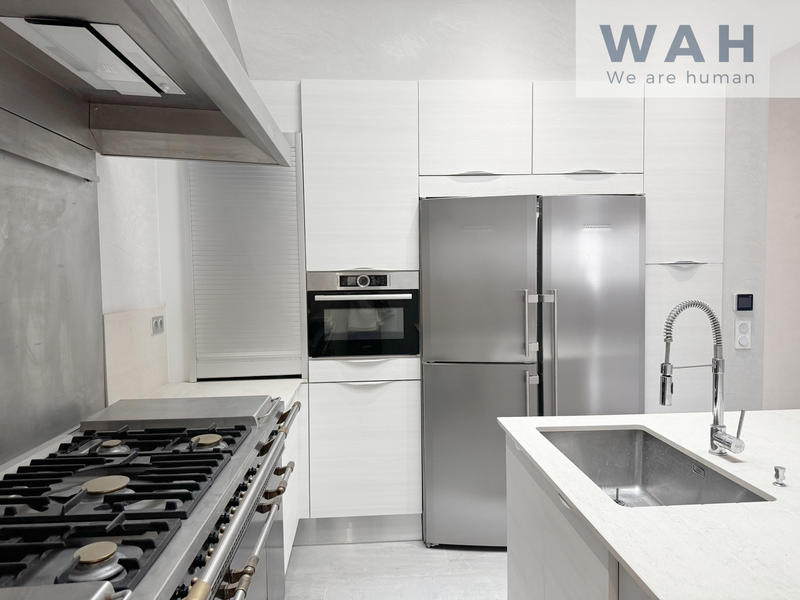 Appartement - 270 m² - 7 pièces