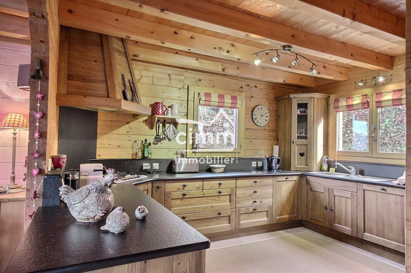 Châlet - 239 m² - 7 pièces