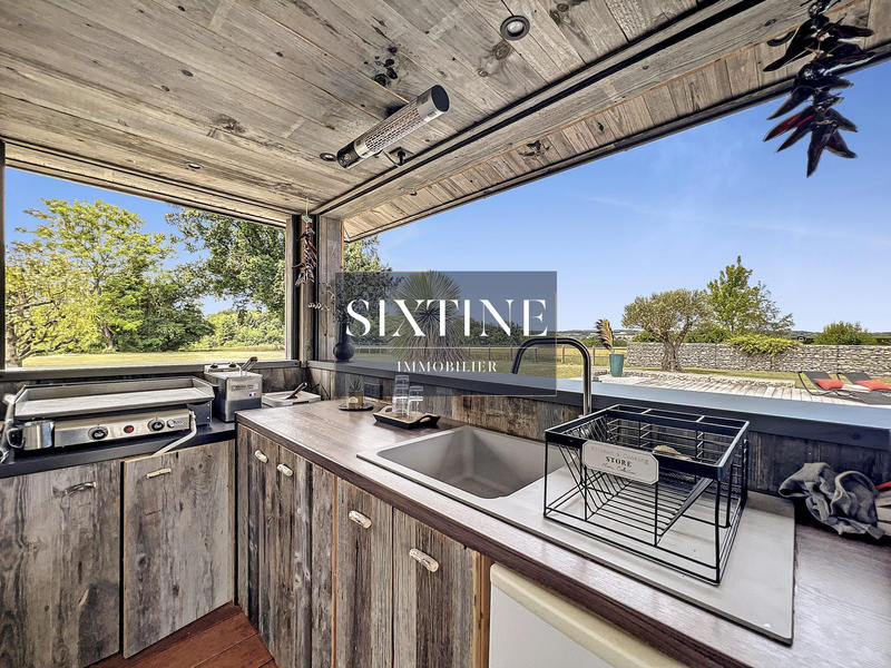 Maison contemporaine - 254 m² - 7 pièces