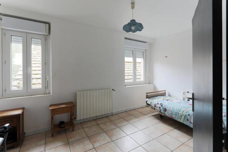 Maison - 250 m² - 7 pièces