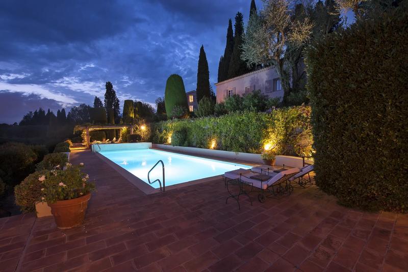 Maison - 520 m² - 15 pièces