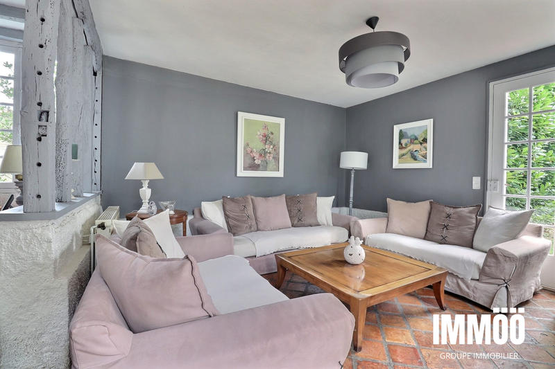 Maison - 225 m² - 10 pièces