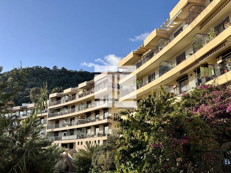 Appartement - 80 m² - 3 pièces