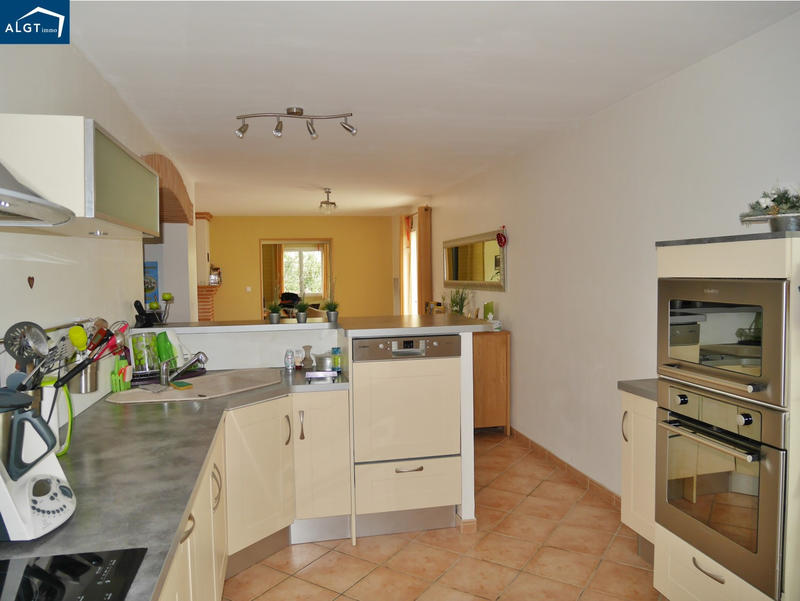 Villa - 192 m² - 8 pièces