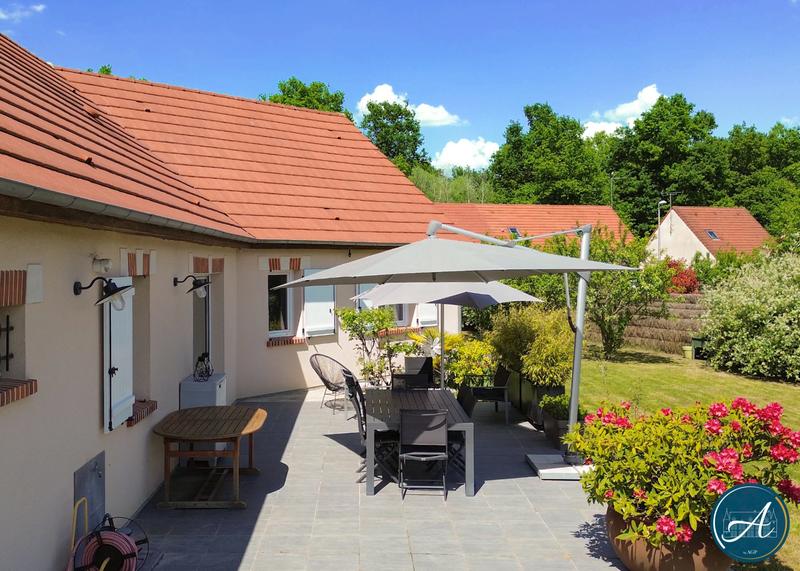 Maison traditionnelle - 140 m² - 6 pièces