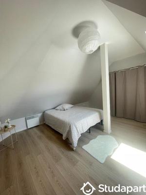 Chambre - 11 m² - 1 pièce