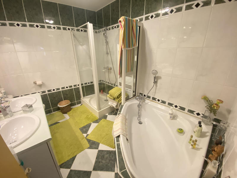 Maison - 320 m² - 11 pièces