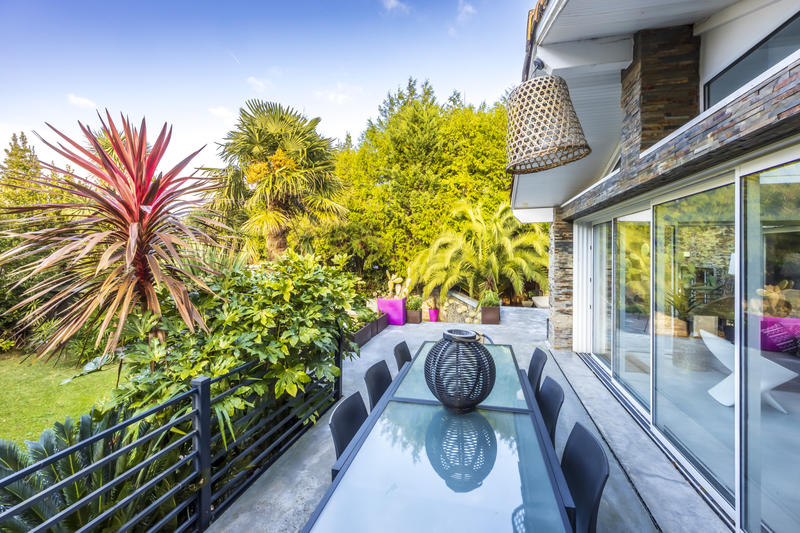 Maison - 300 m² - 10 pièces