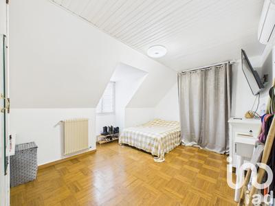 Maison - 99 m² - 4 pièces