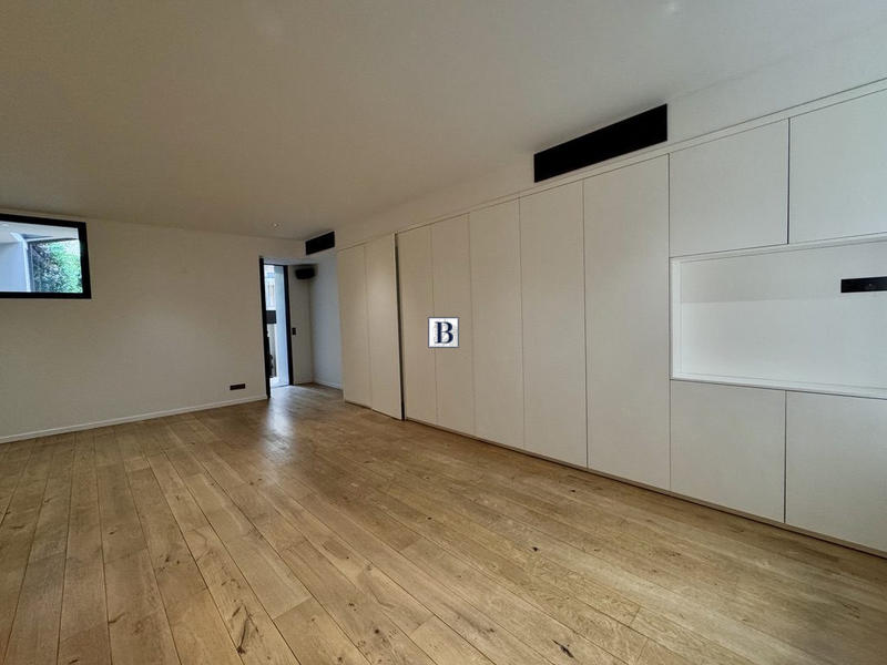 Loft - 205 m² - 3 pièces