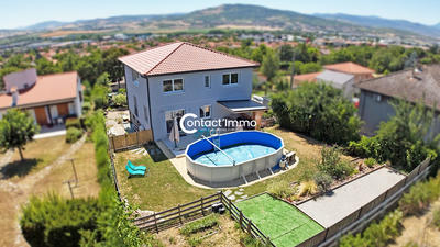 Maison - 220 m² - 7 pièces