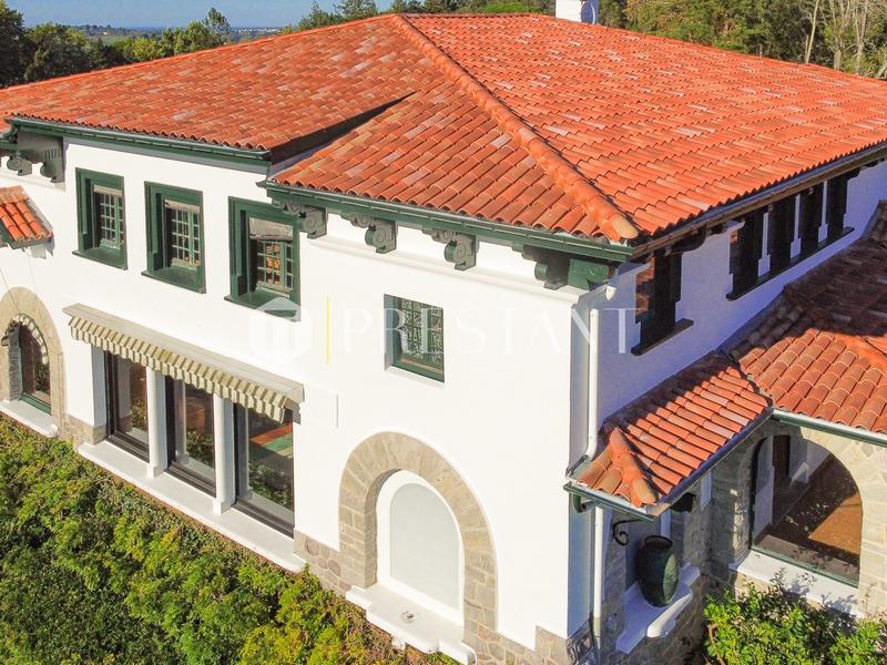 Maison - 550 m² - 12 pièces