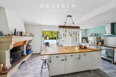 Appartement - 683 m² - 19 pièces