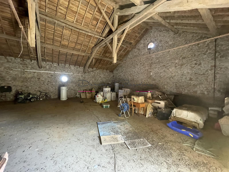 Propriété - 256 m² - 8 pièces