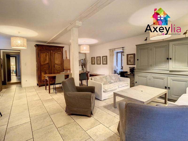 Maison - 258 m² - 12 pièces