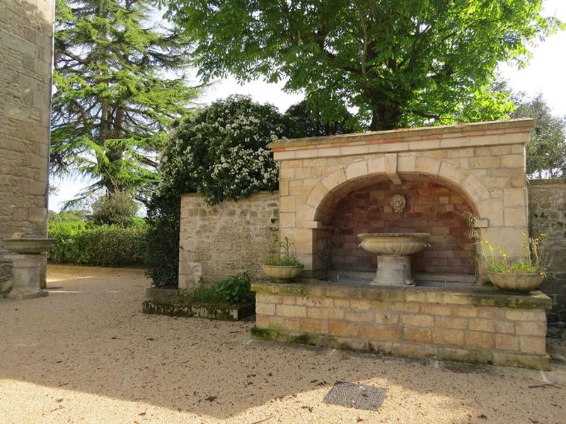 Demeure - 400 m² - 12 pièces