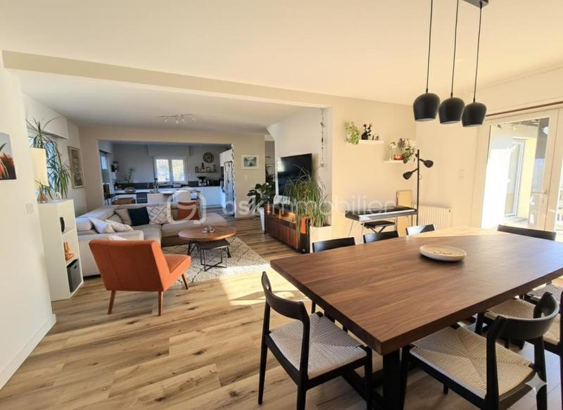 Maison - 157 m² - 7 pièces