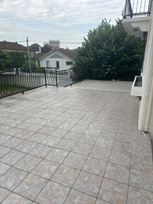Maison - 200 m² - 7 pièces
