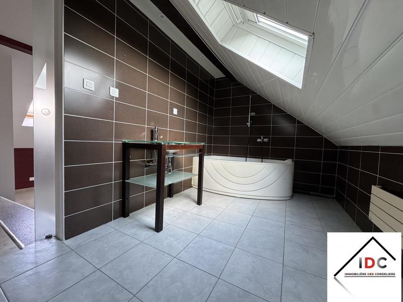 Maison - 83 m² - 3 pièces