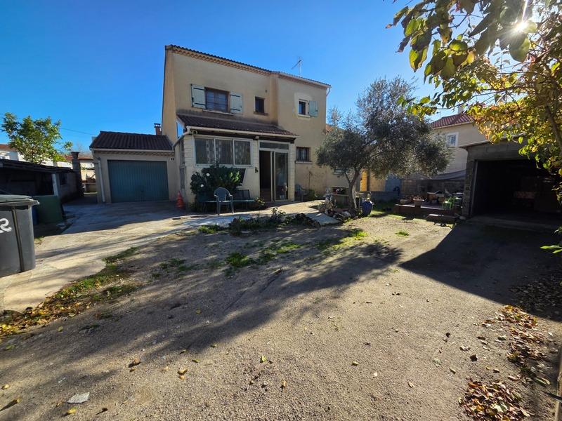 Maison - 138 m² - 10 pièces