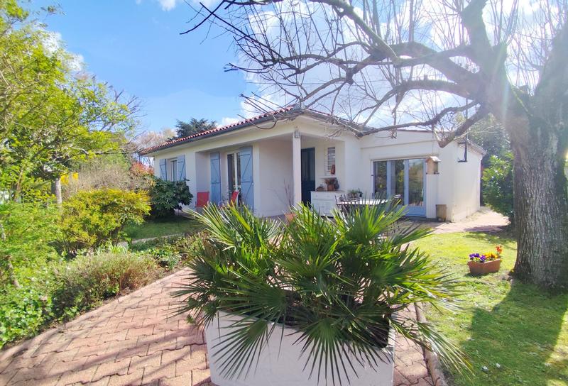 Maison traditionnelle - 90 m² - 4 pièces