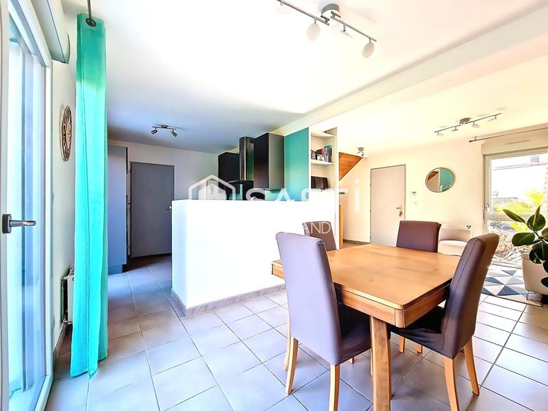 Maison - 99 m² - 5 pièces
