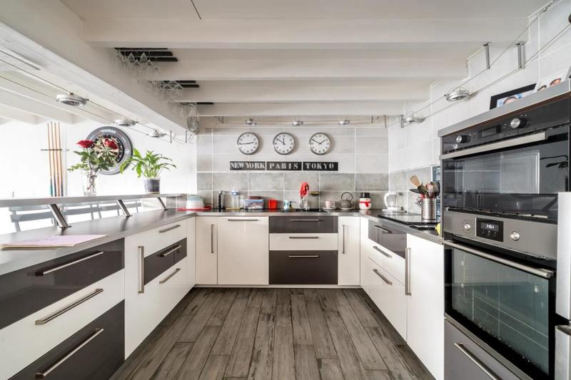 Appartement - 121 m² - 6 pièces